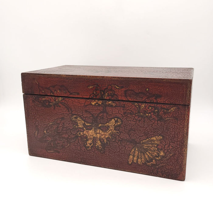 19th Century Chinese Lacquered Box with Gilt Decoration