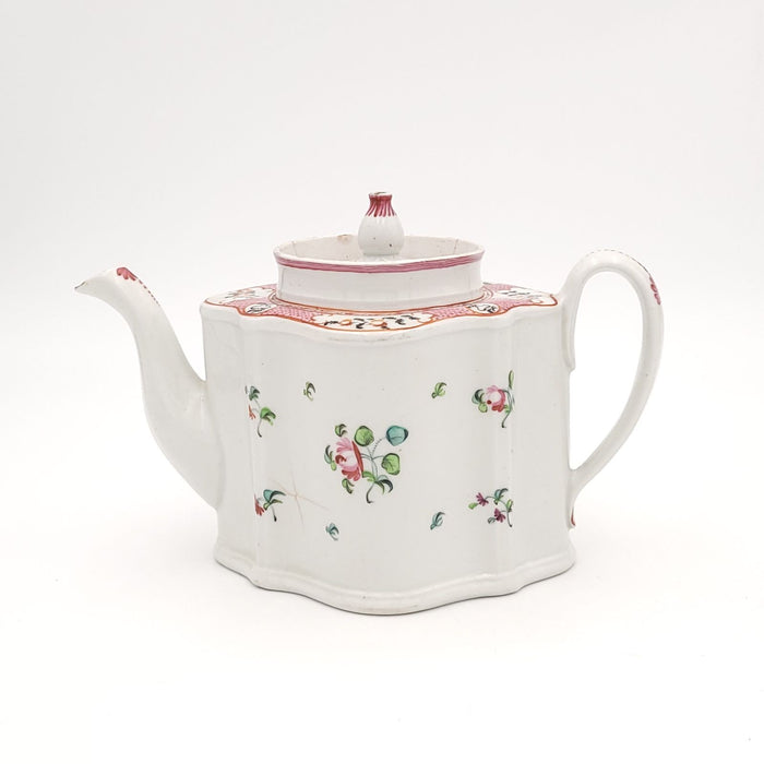Lowestoft Chinese Export–Style Tea Pot, England circa 1790
