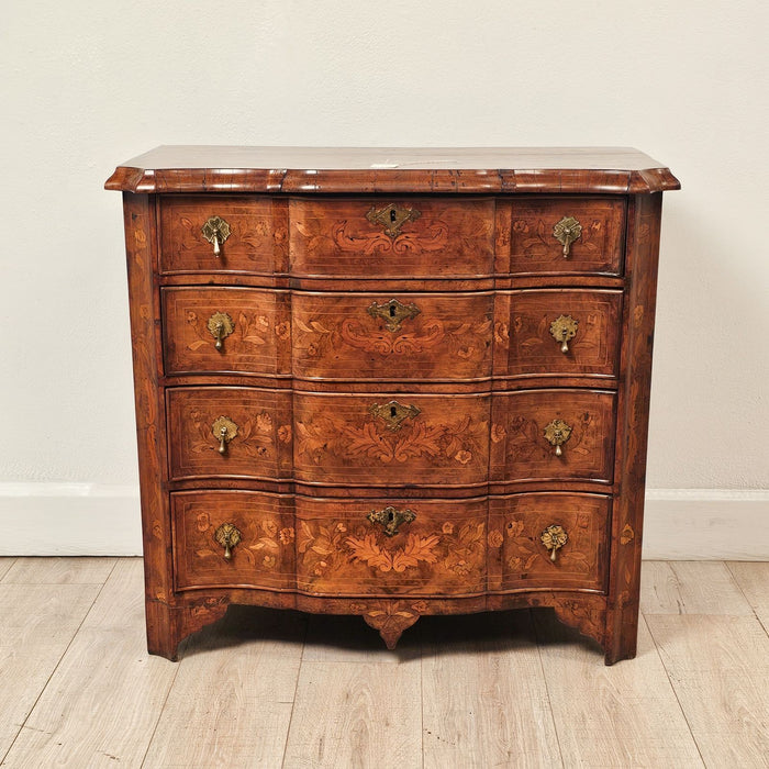 Dutch Block Front Chest of Drawers, early 18th century