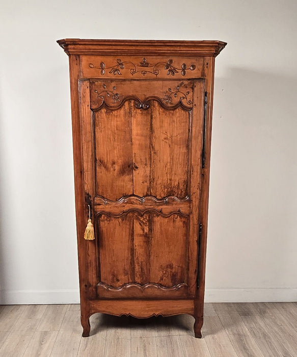 Cherry French Bonnetière, circa 1820