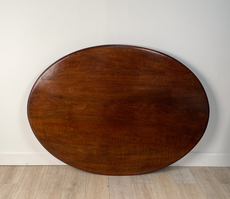 Early Baroque Italian Walnut Oval Center Table, circa 1680
