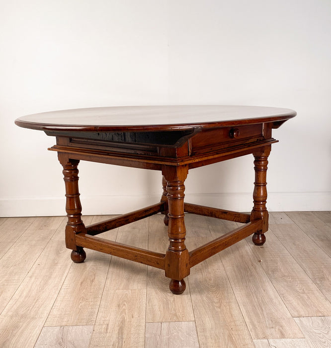 Early Baroque Italian Walnut Oval Center Table, circa 1680