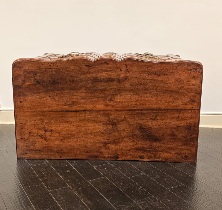 Louis XVI Walnut Commode, Italy circa 1790