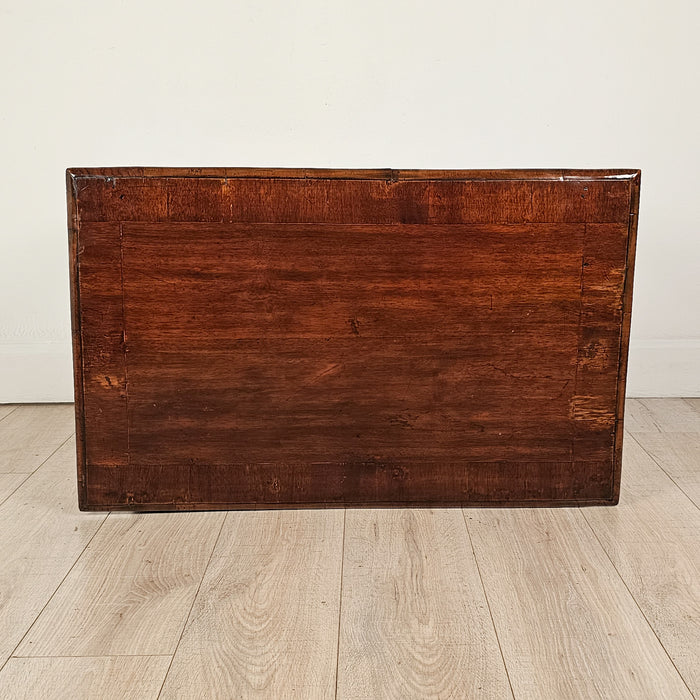 One-Drawer Walnut Tavern Table, English or American, circa 1720