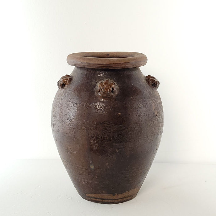 19th Century Chinese Jar Decorated with Incised Dragon