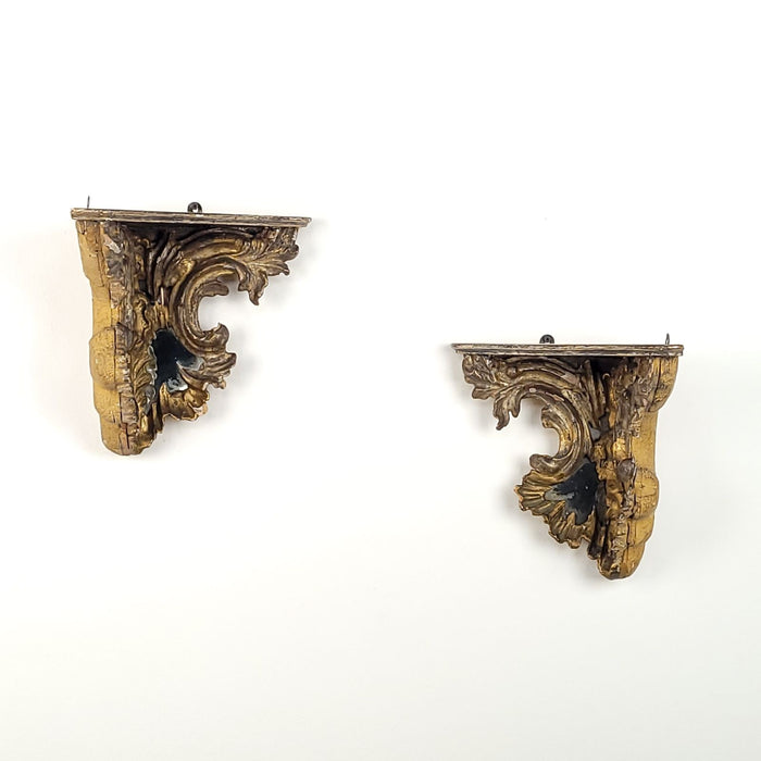 Pair of Venetian Mecca and Mirrored Carved Wood Corner Shelves, circa 1800