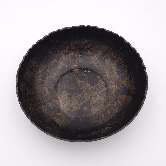 Papier-mâché English Bowl with Scalloped Edge and Chinoiserie Decoration, late 19th century